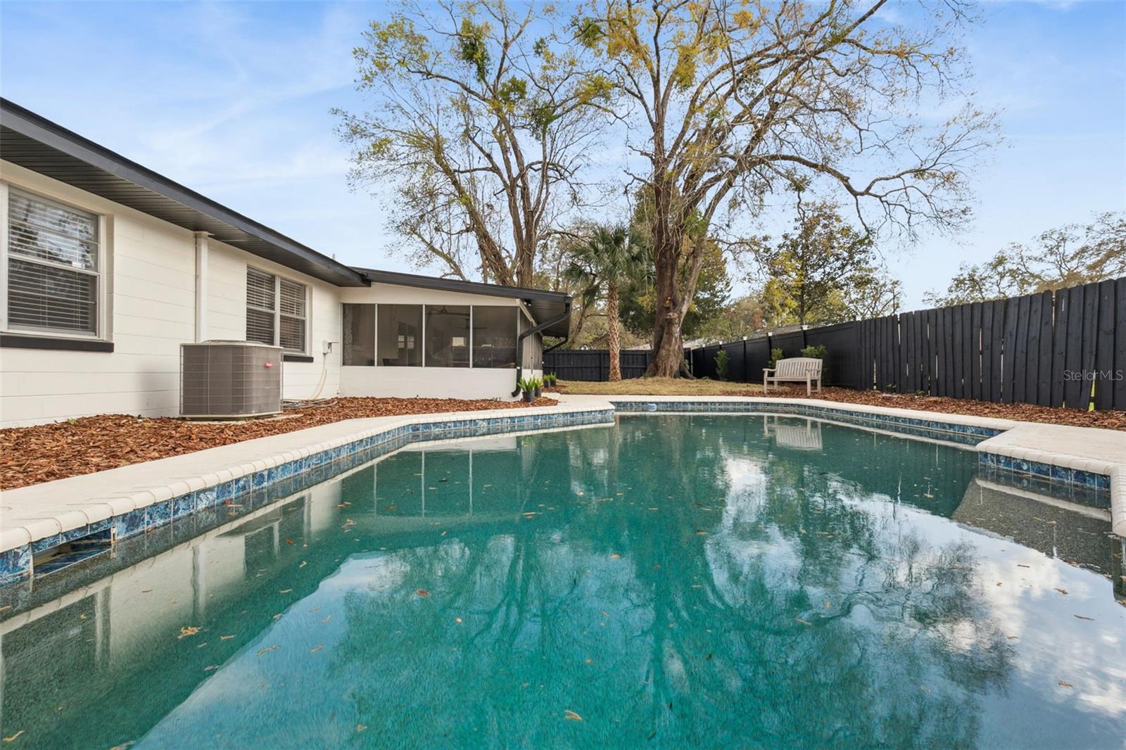 Image 32 of 53 For 622 Spring Oaks Boulevard