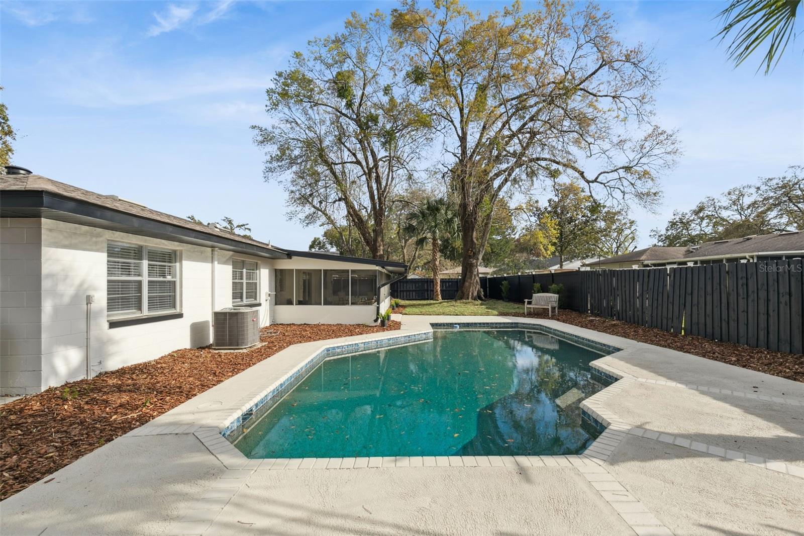 Image 34 of 53 For 622 Spring Oaks Boulevard