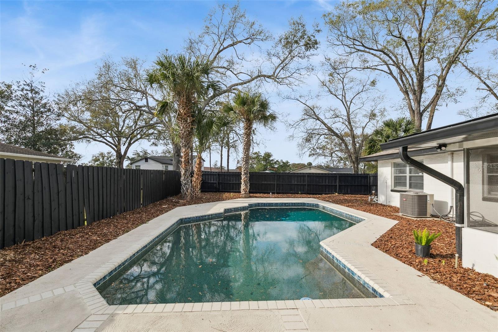 Image 35 of 53 For 622 Spring Oaks Boulevard