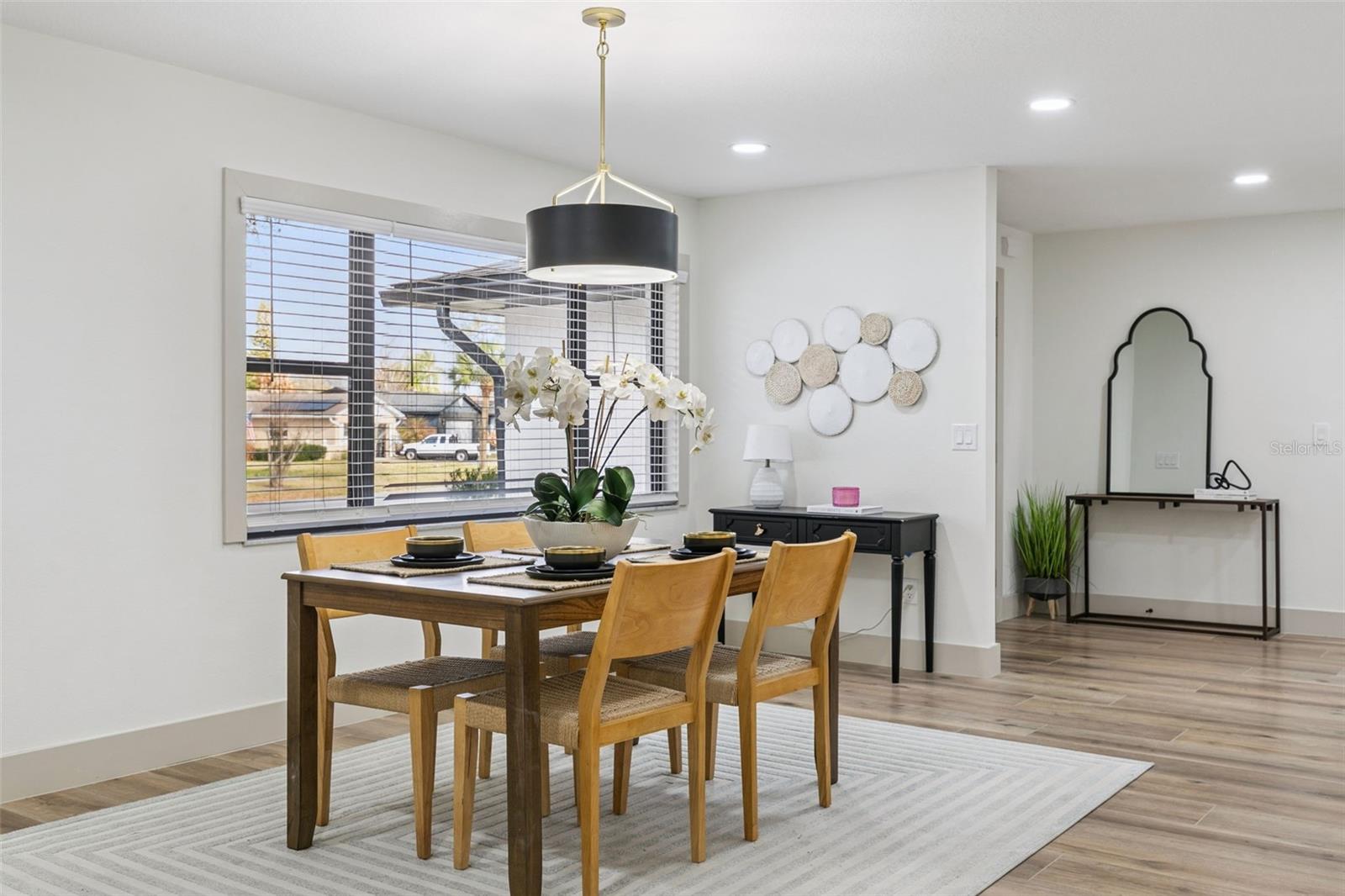 Image 7 of 53 For 622 Spring Oaks Boulevard