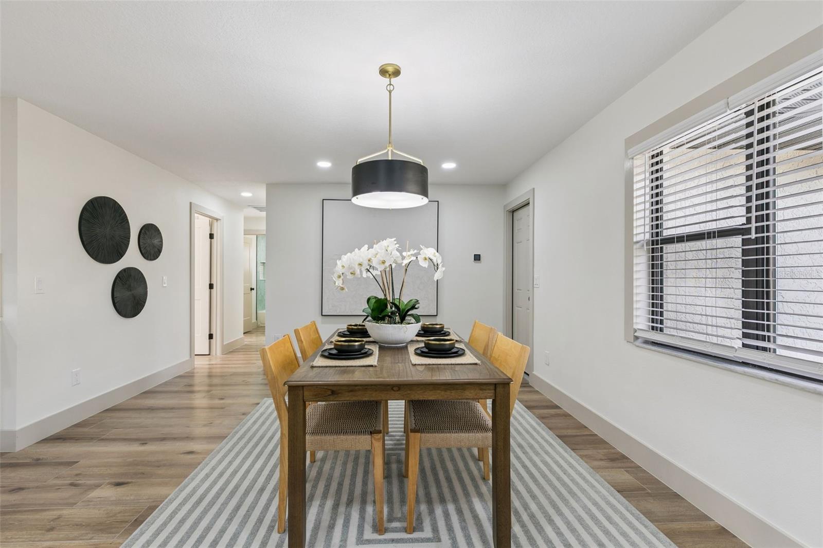 Image 8 of 53 For 622 Spring Oaks Boulevard