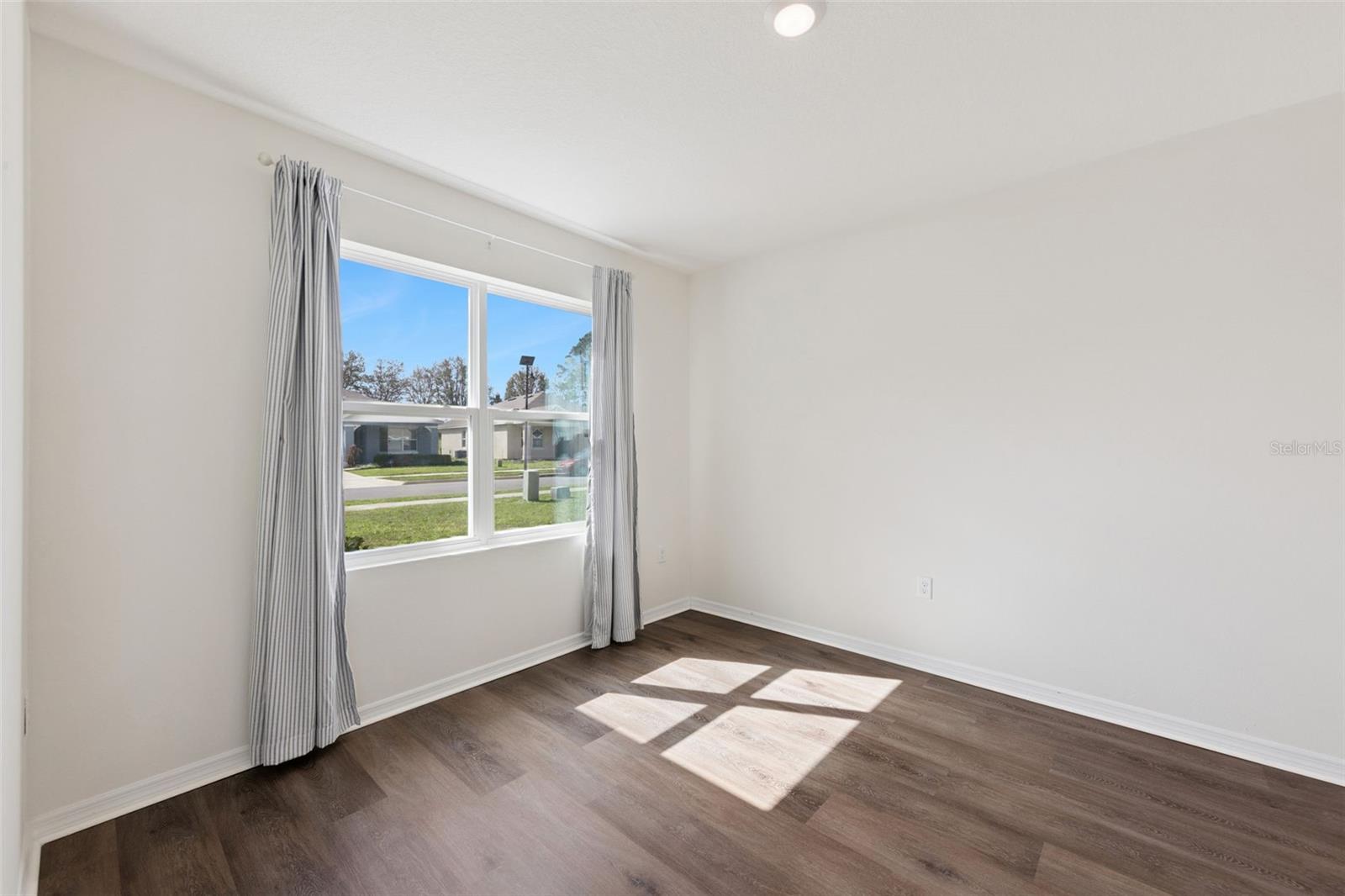 Image 17 of 47 For 4897 Panga Avenue