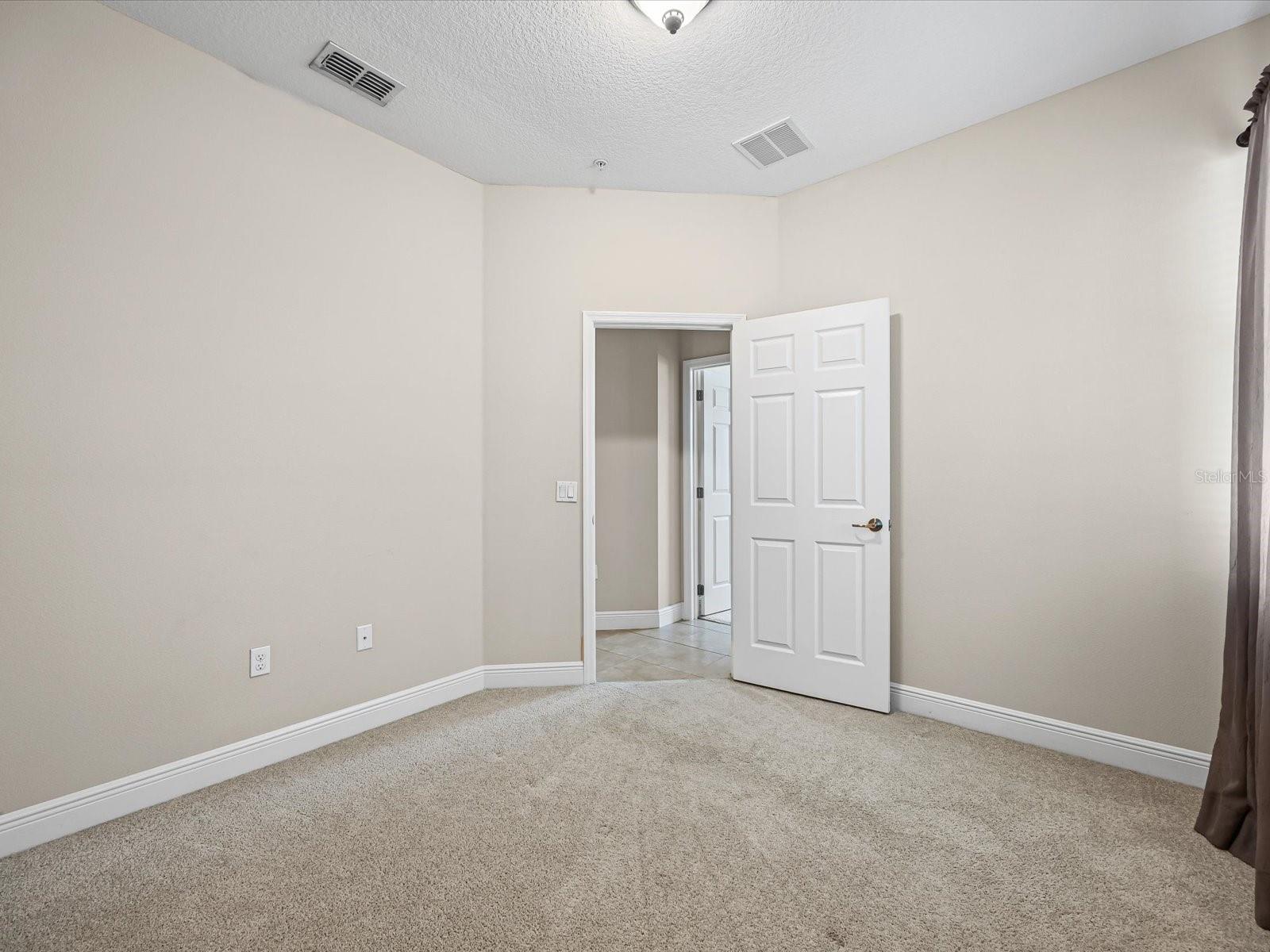 Image 17 of 27 For 2312 Seven Oaks Drive