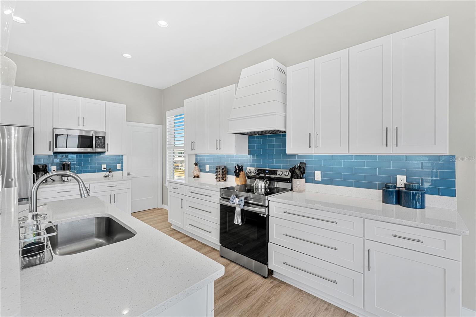 Image 10 of 61 For 6635 Turtlemound Road