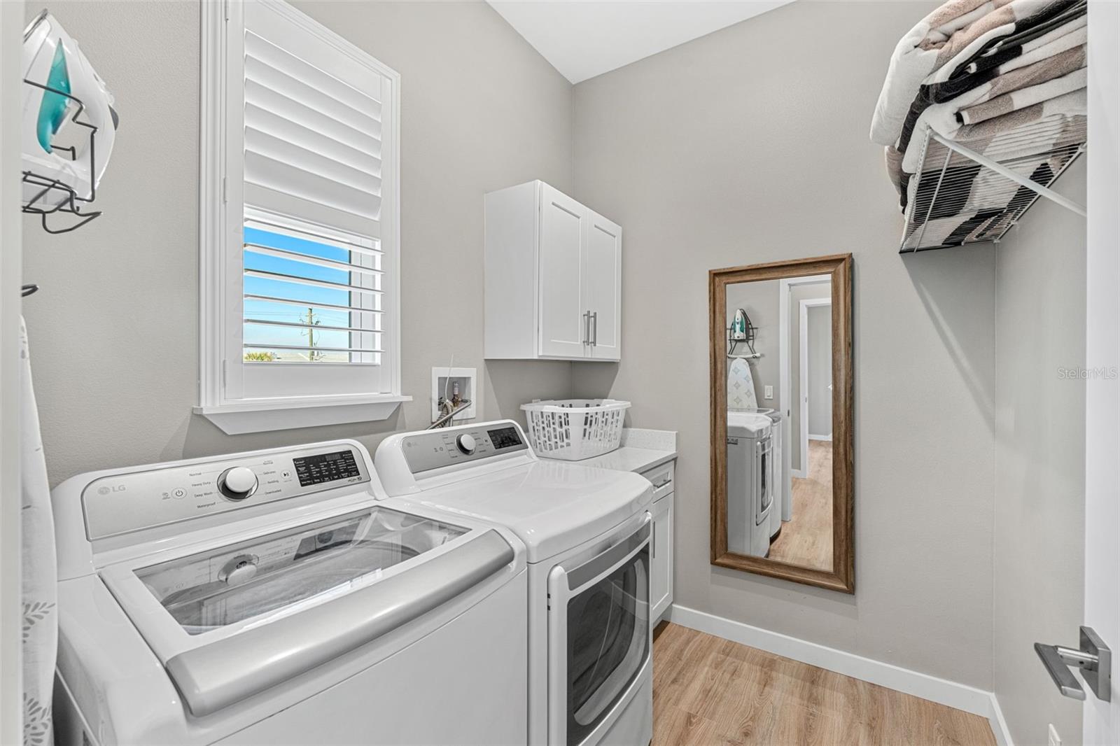 Image 22 of 61 For 6635 Turtlemound Road