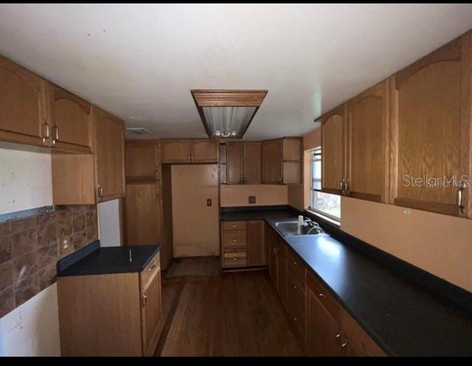 Image 2 of 9 For 728 Springview Drive