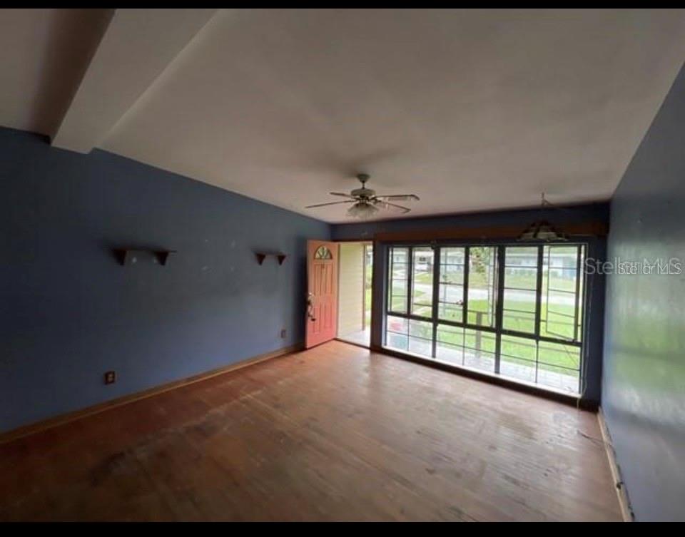 Image 3 of 9 For 728 Springview Drive