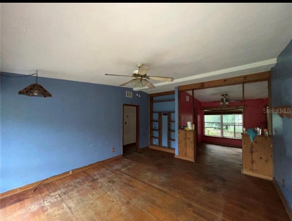 Image 4 of 9 For 728 Springview Drive