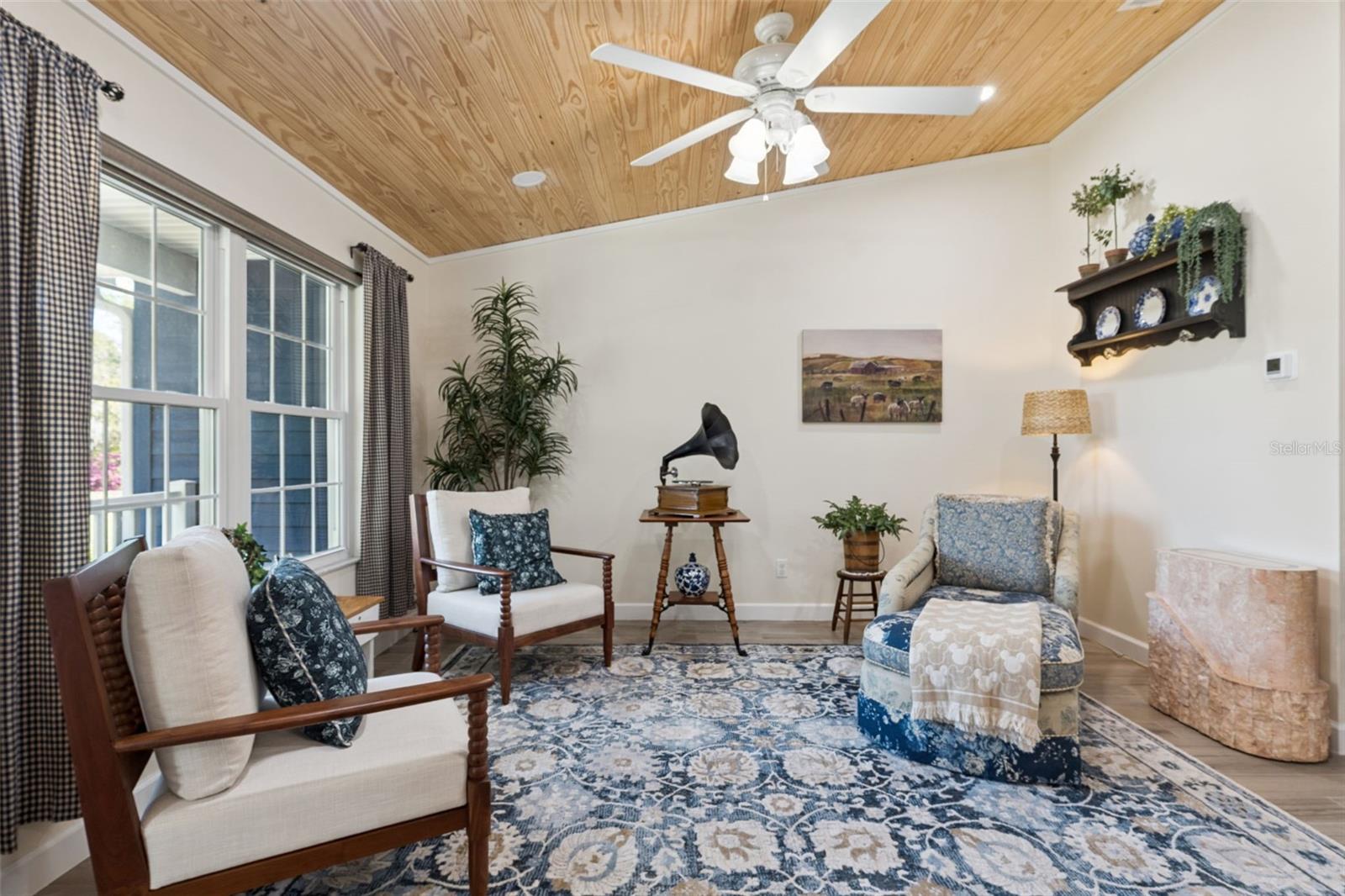 Image 11 of 49 For 37008 Forestdel Drive