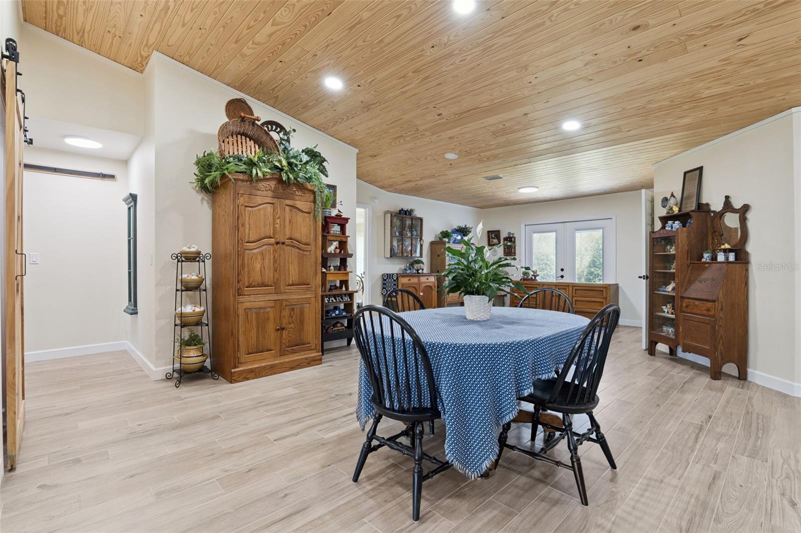 Image 12 of 49 For 37008 Forestdel Drive