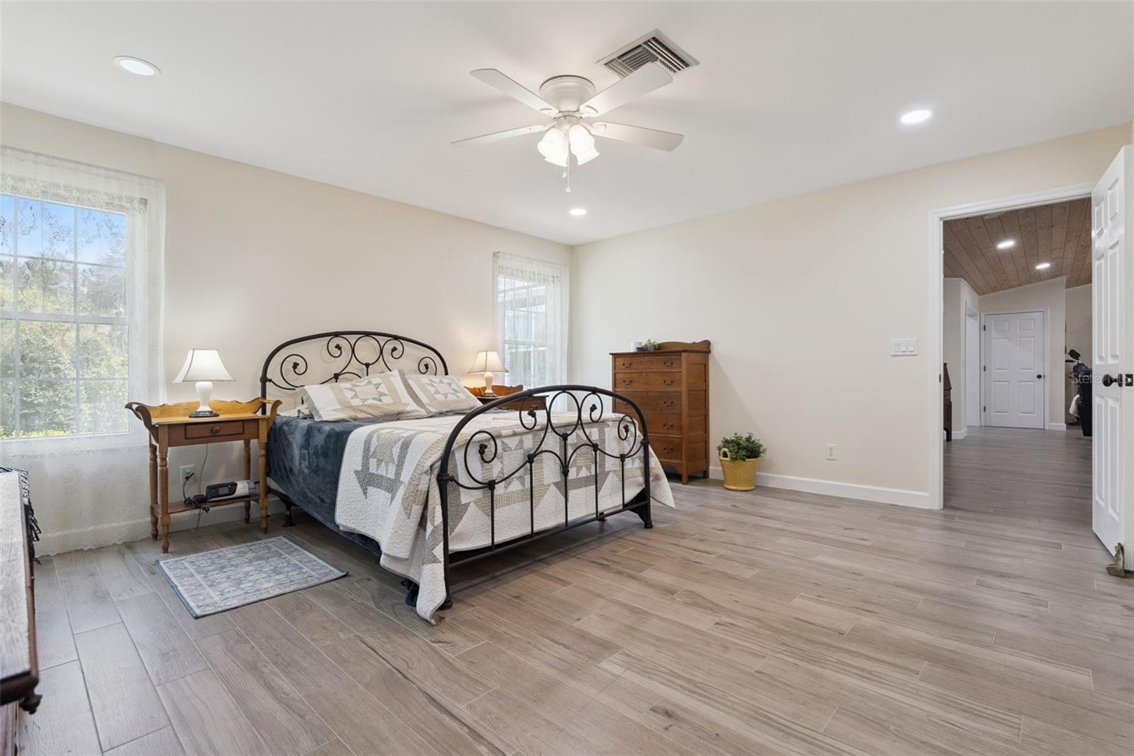 Image 15 of 49 For 37008 Forestdel Drive