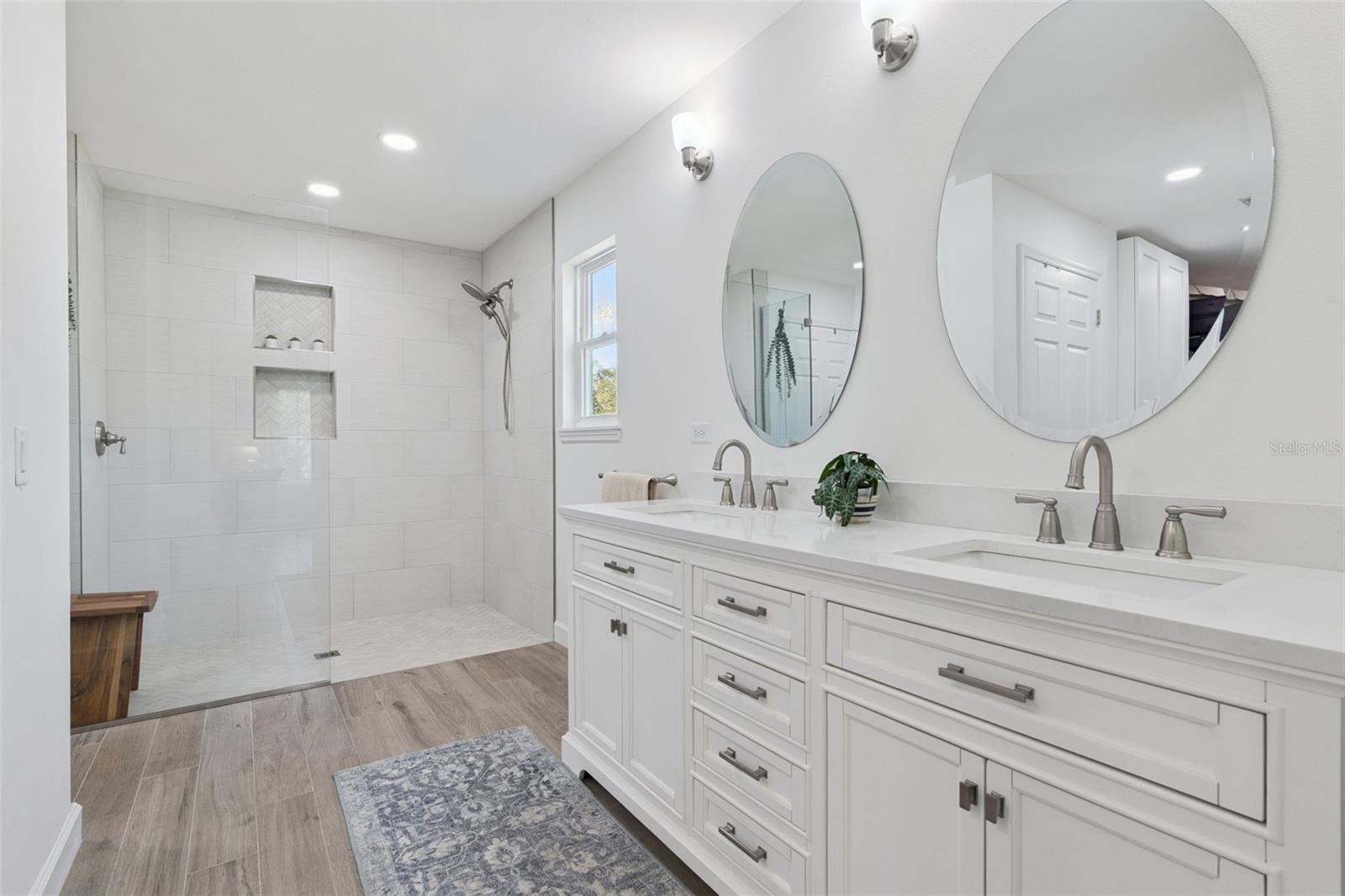 Image 16 of 49 For 37008 Forestdel Drive