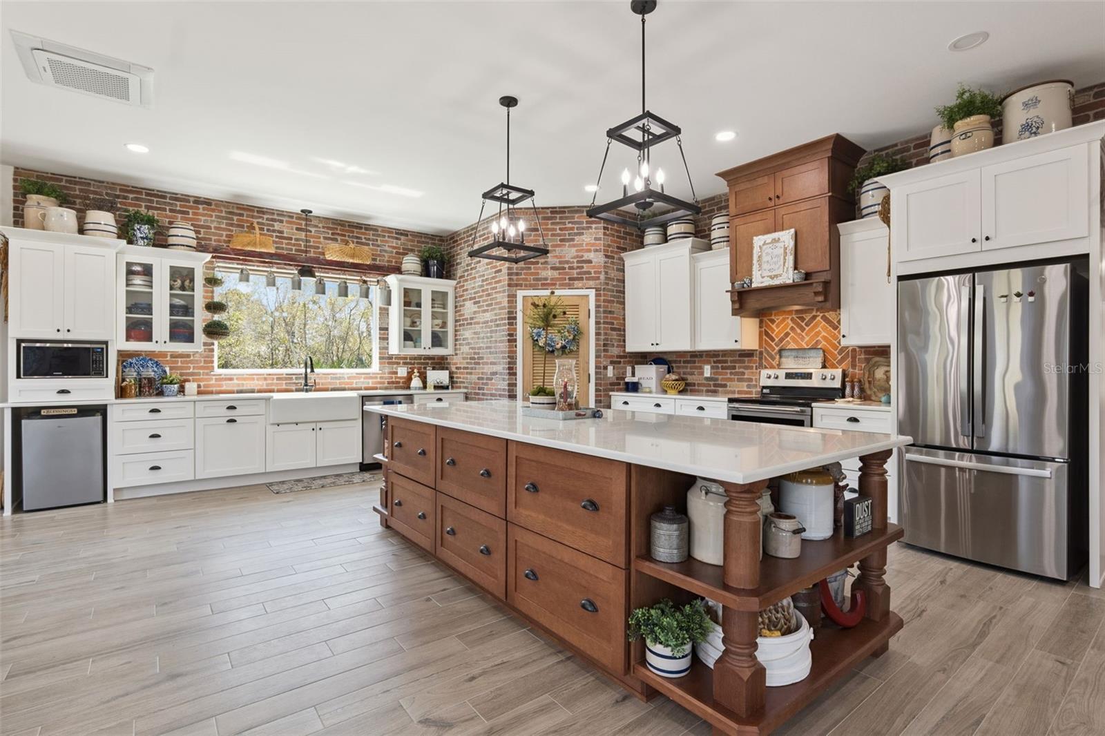 Image 4 of 49 For 37008 Forestdel Drive