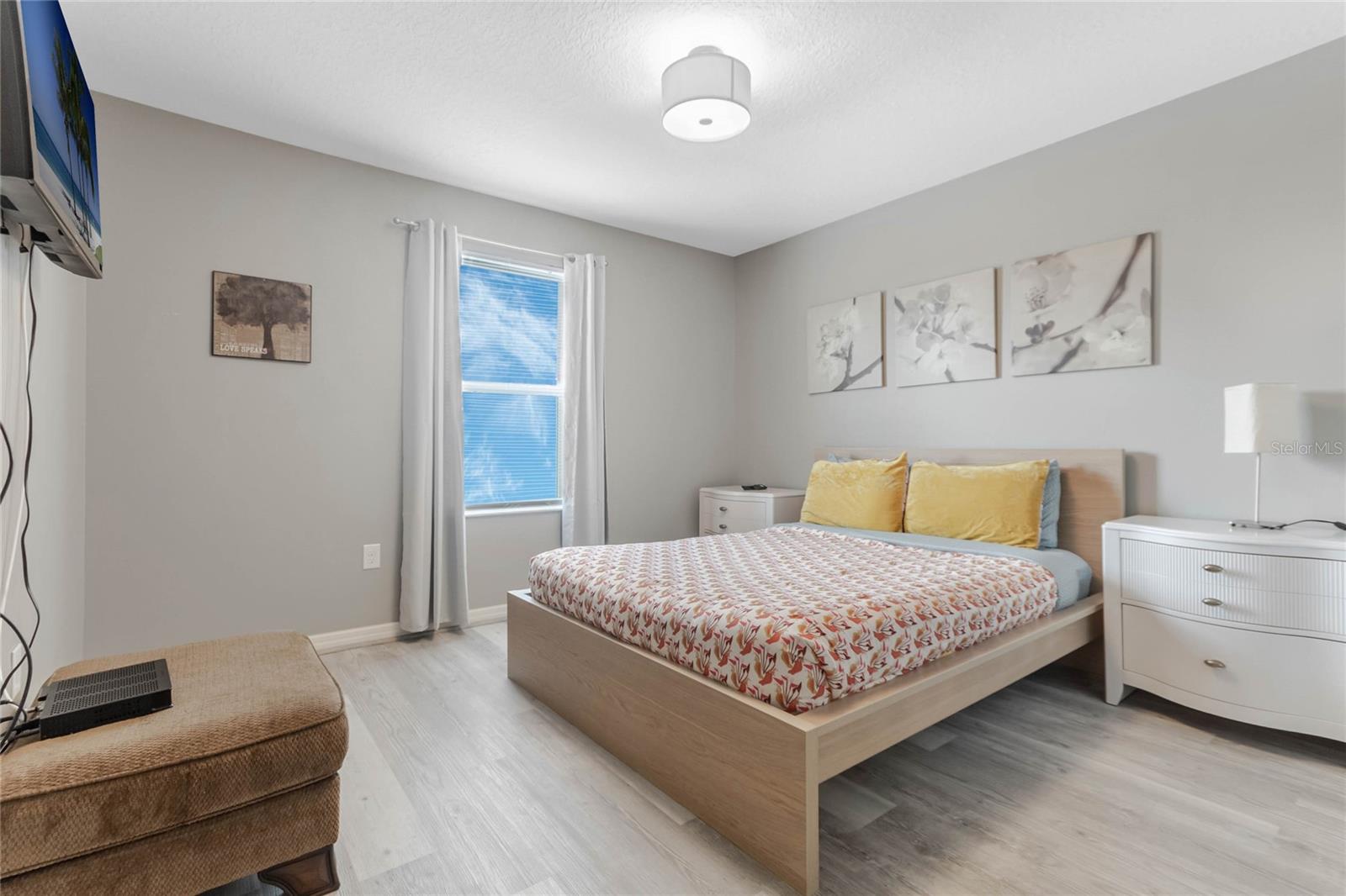 Image 17 of 29 For 4740 Blue Diamond Street