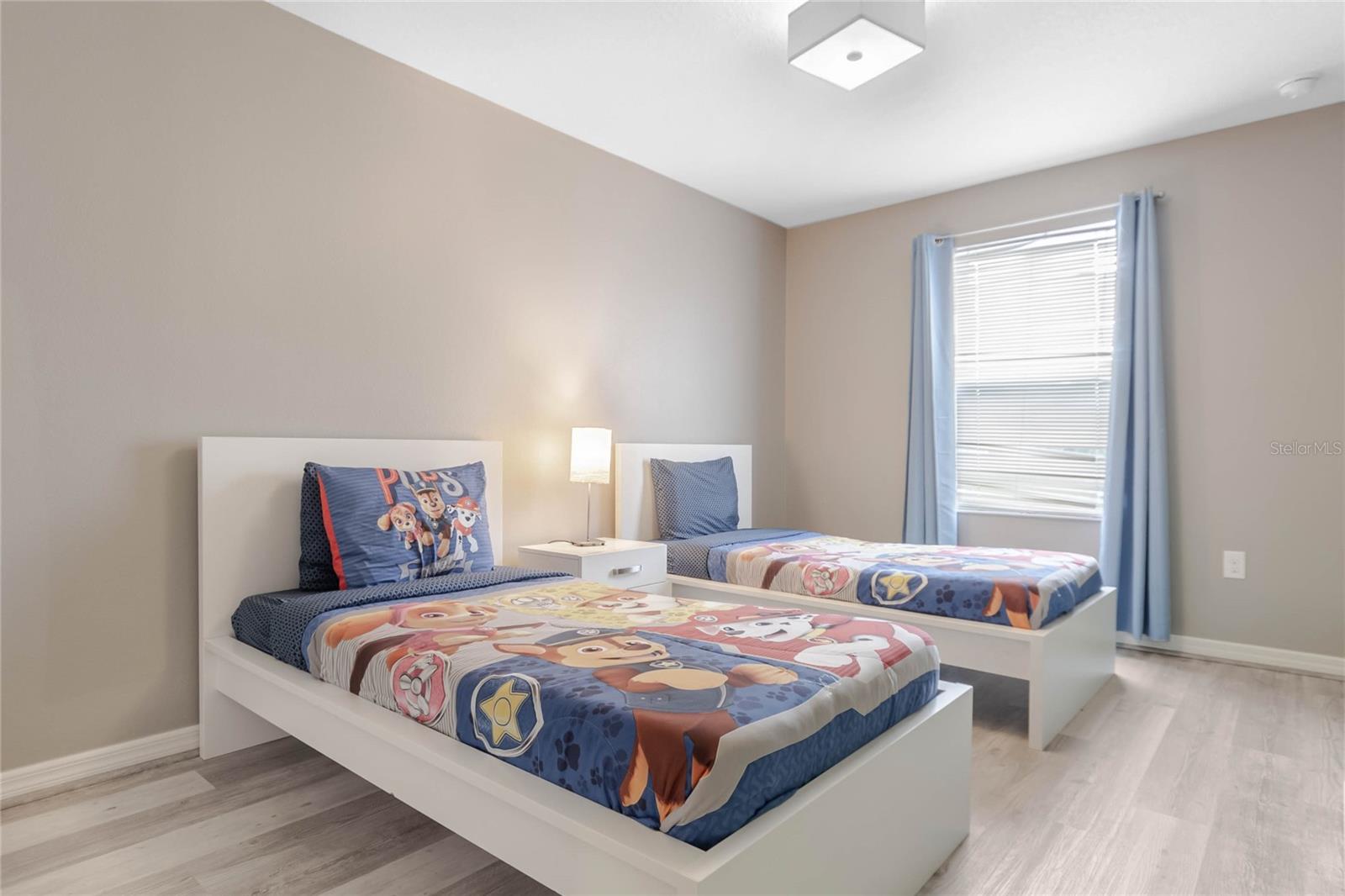 Image 23 of 29 For 4740 Blue Diamond Street