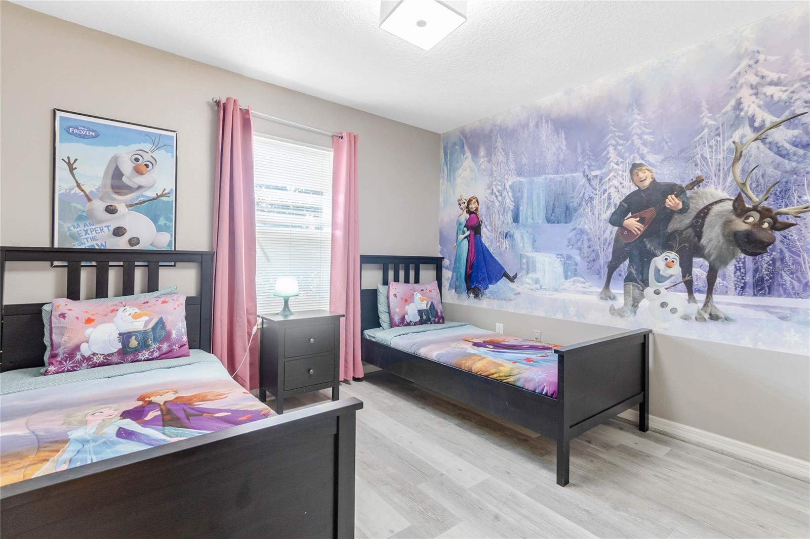 Image 26 of 29 For 4740 Blue Diamond Street