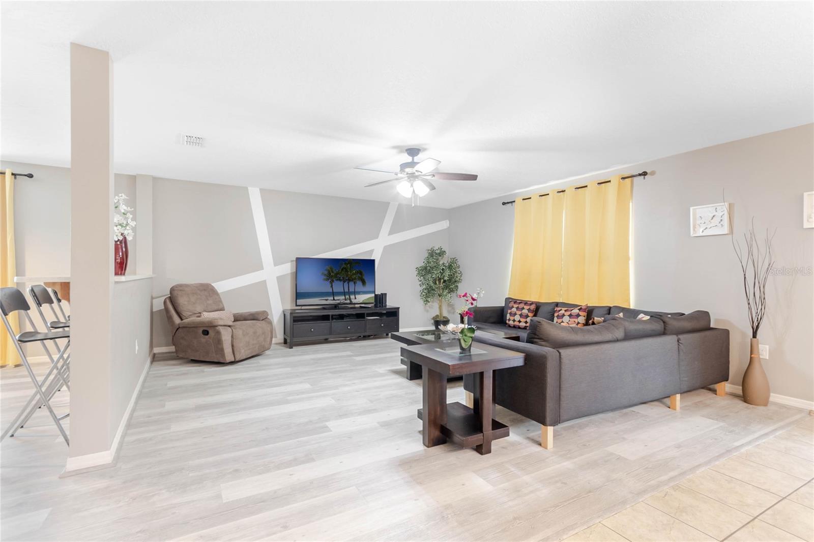 Image 4 of 29 For 4740 Blue Diamond Street