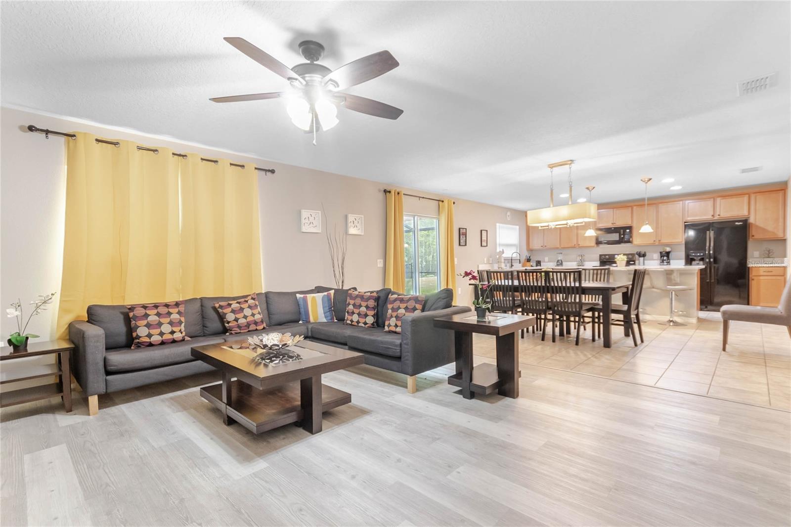 Image 5 of 29 For 4740 Blue Diamond Street