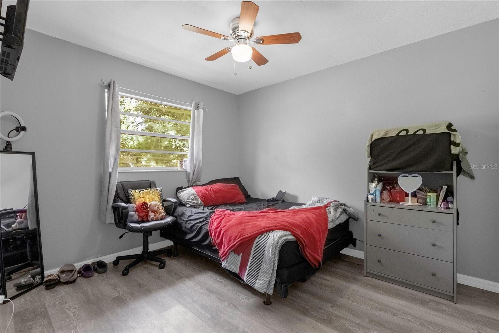 Image 11 of 16 For 617 Sinclair