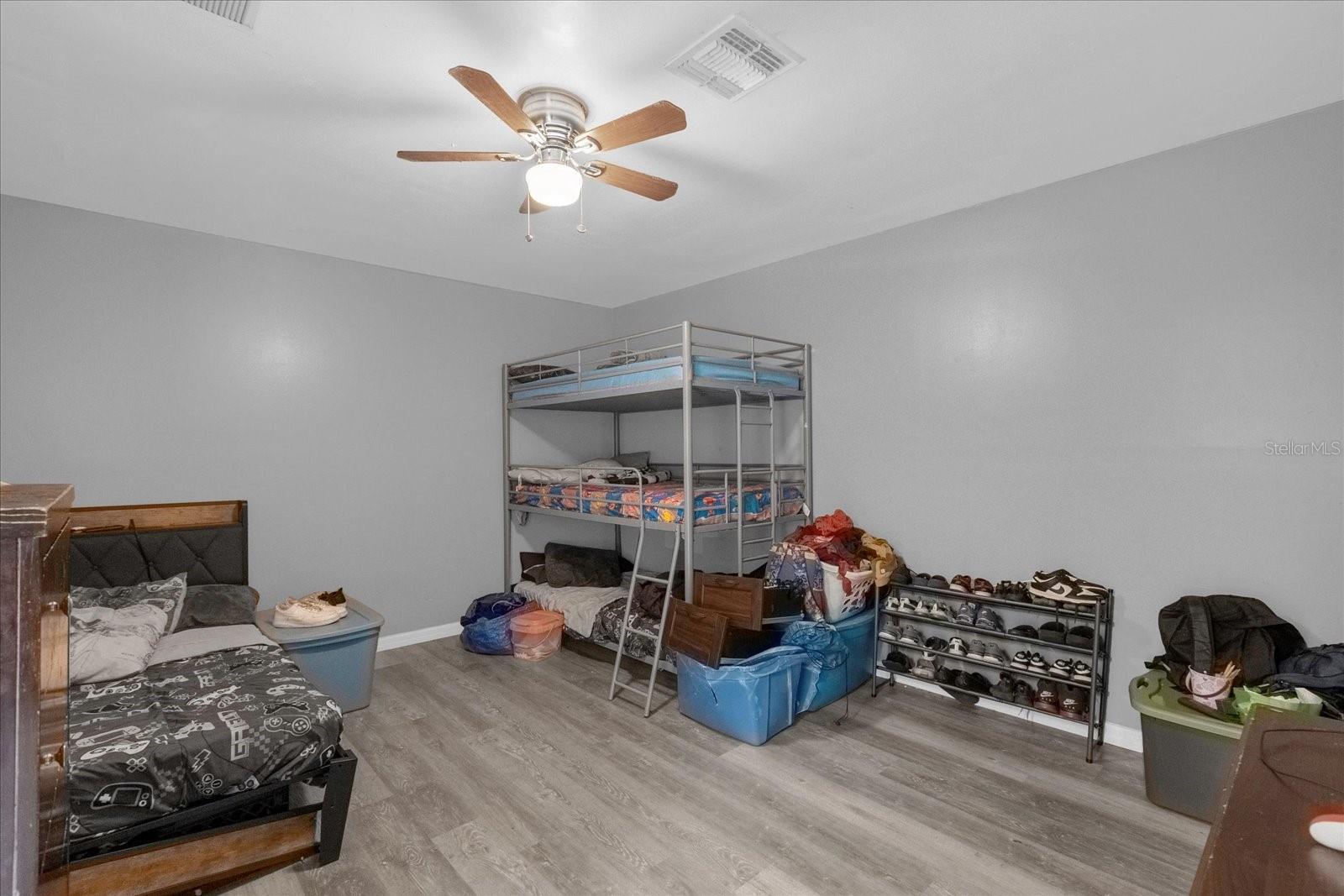 Image 12 of 16 For 617 Sinclair