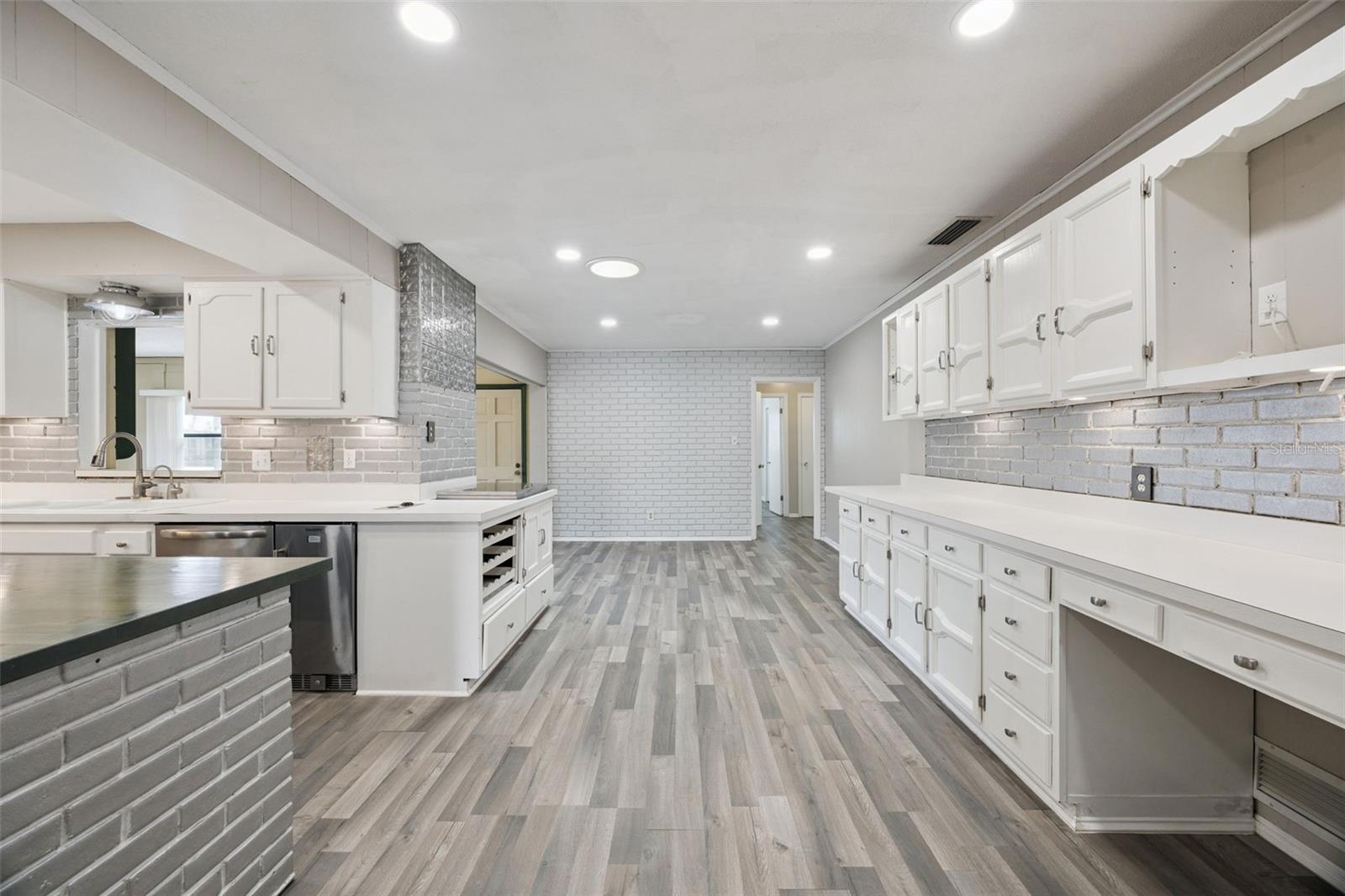 Image 14 of 50 For 2504 Lauderdale Court