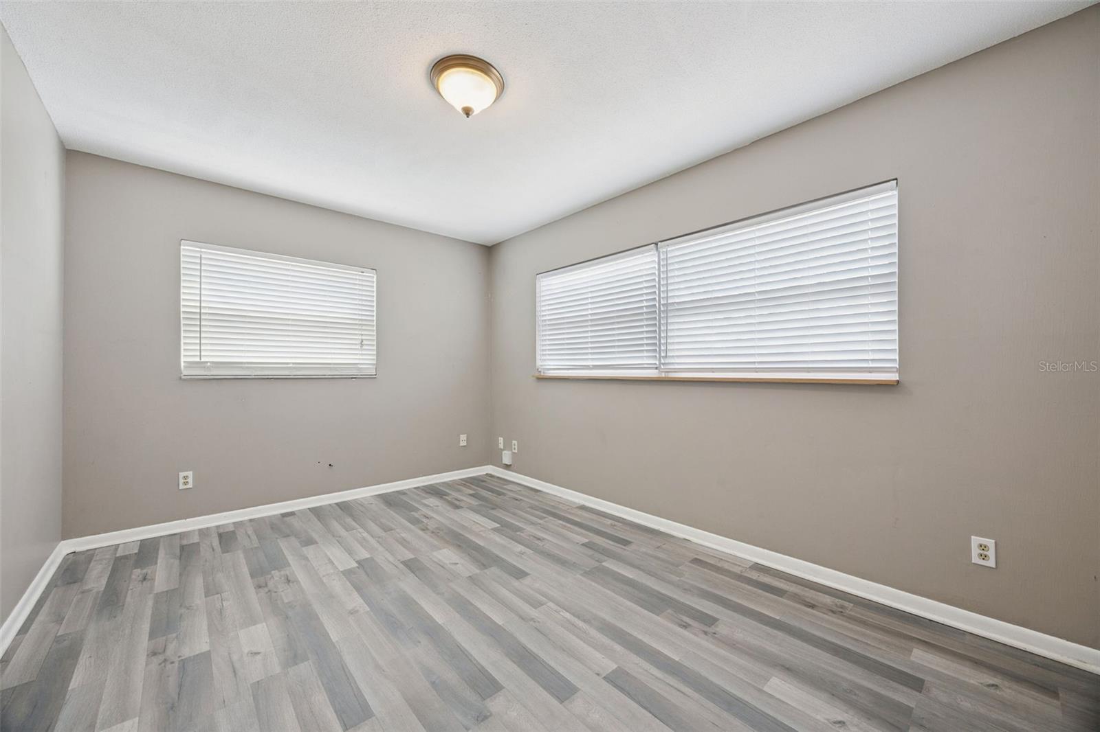 Image 23 of 50 For 2504 Lauderdale Court