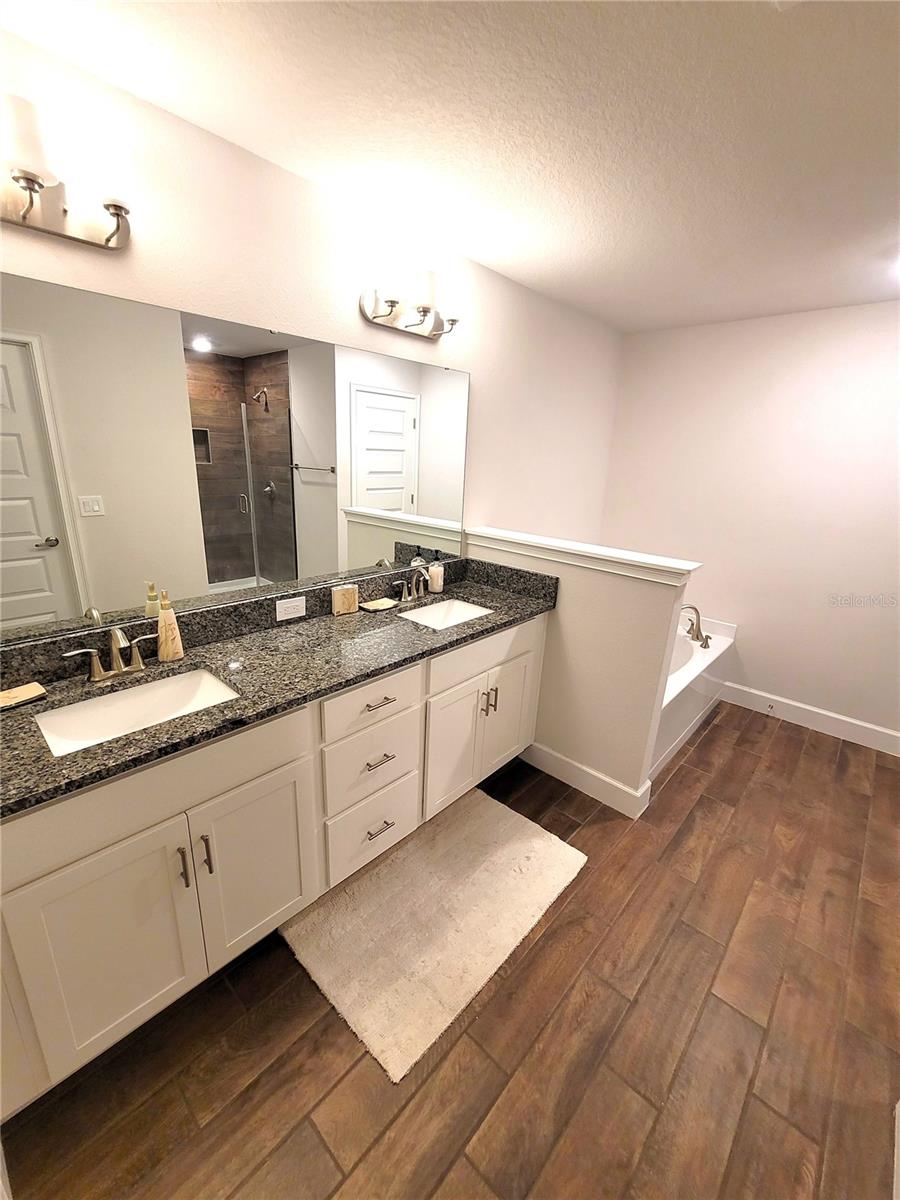 Image 19 of 52 For 4829 Summit View Way