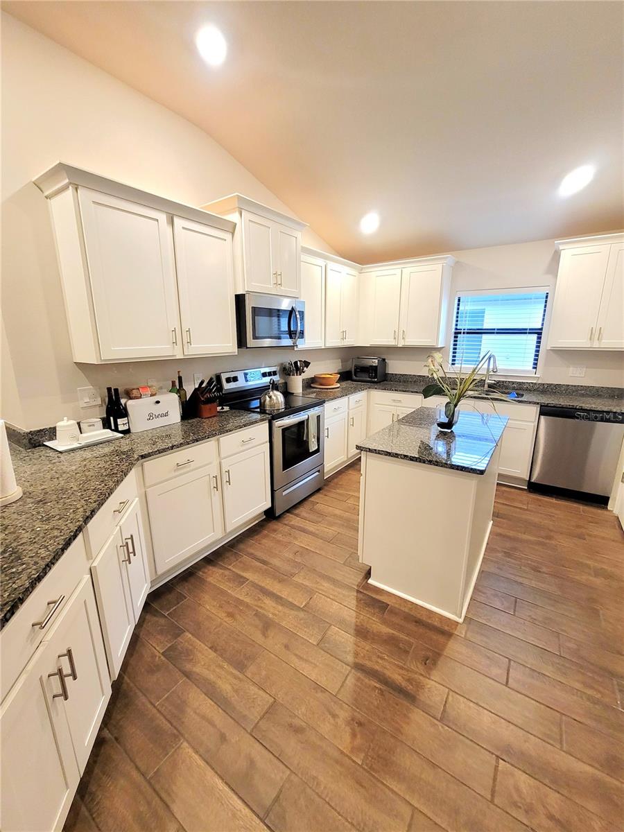 Image 9 of 52 For 4829 Summit View Way