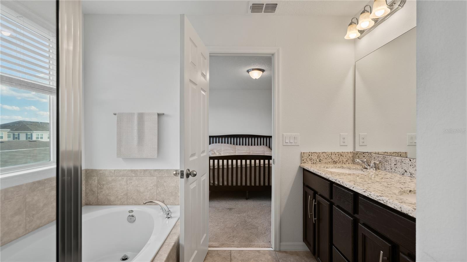 Image 36 of 62 For 8113 Red Stopper Lane