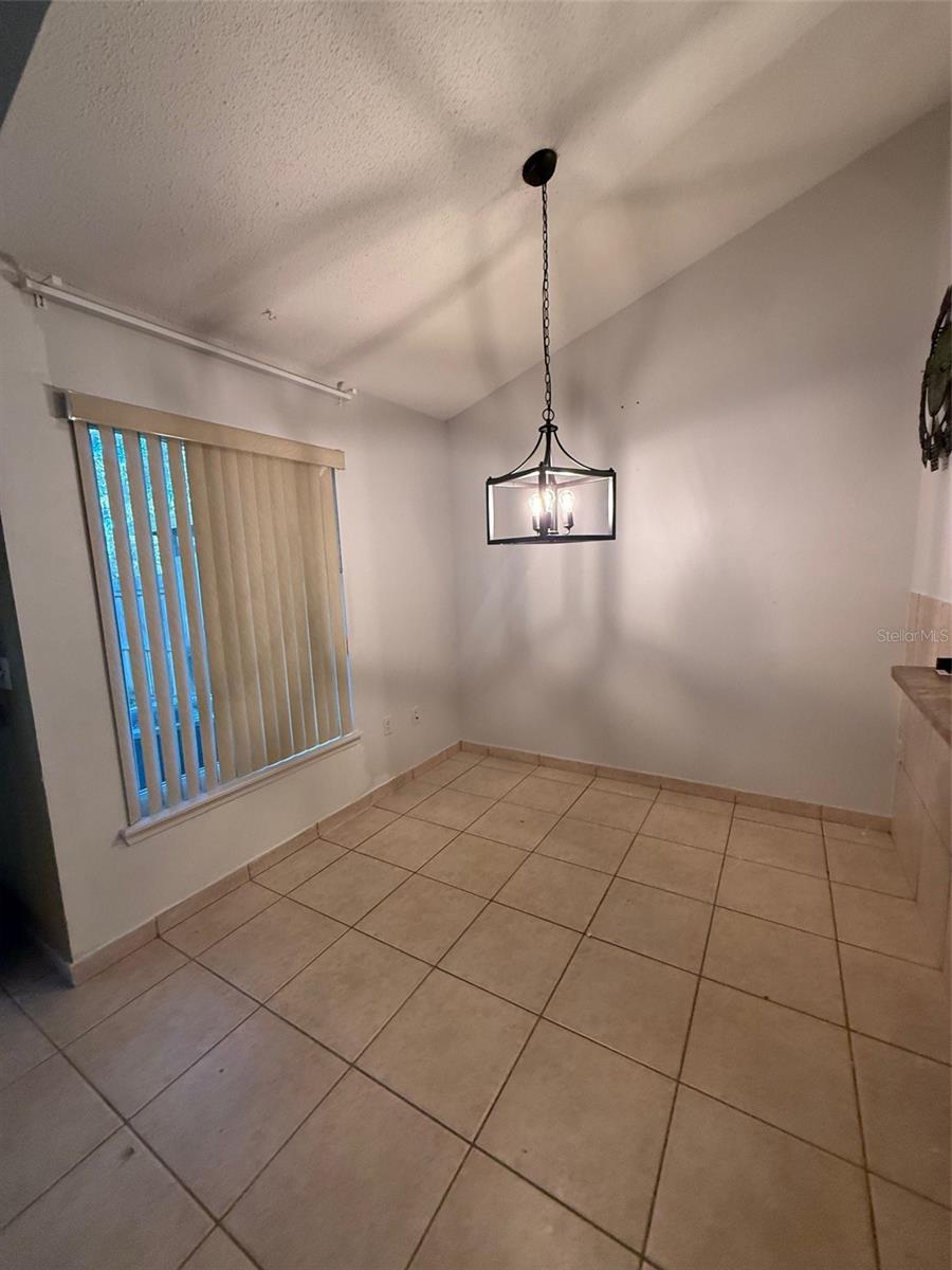 Image 10 of 17 For 1009 Westside Drive