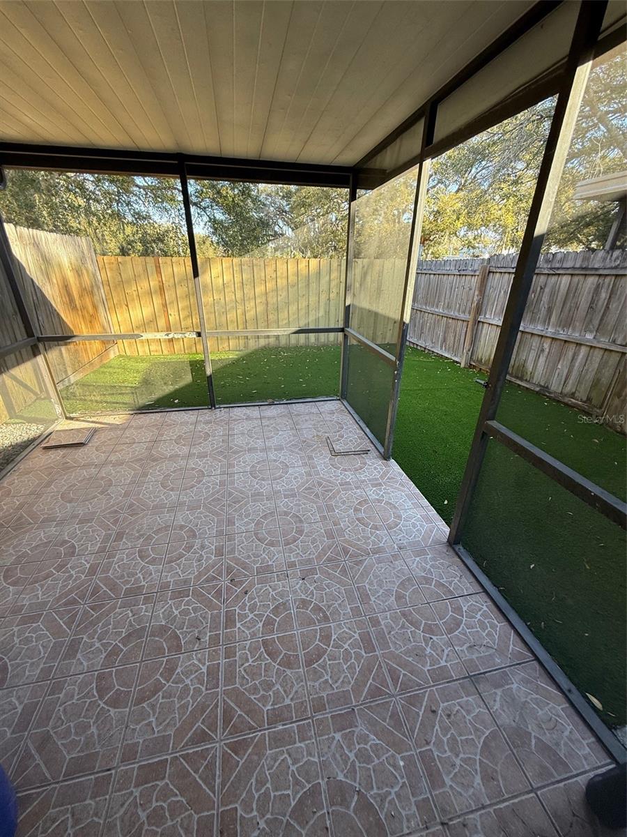 Image 16 of 17 For 1009 Westside Drive