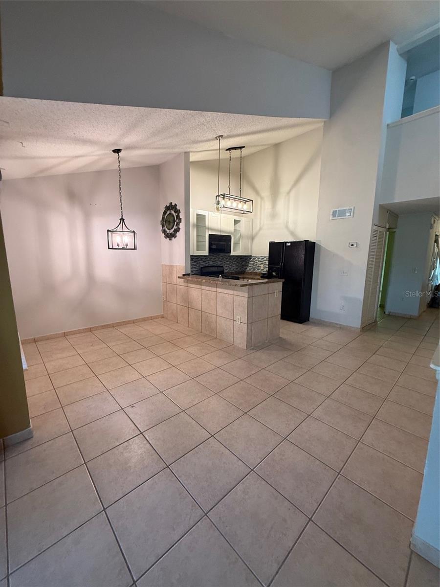 Image 5 of 17 For 1009 Westside Drive