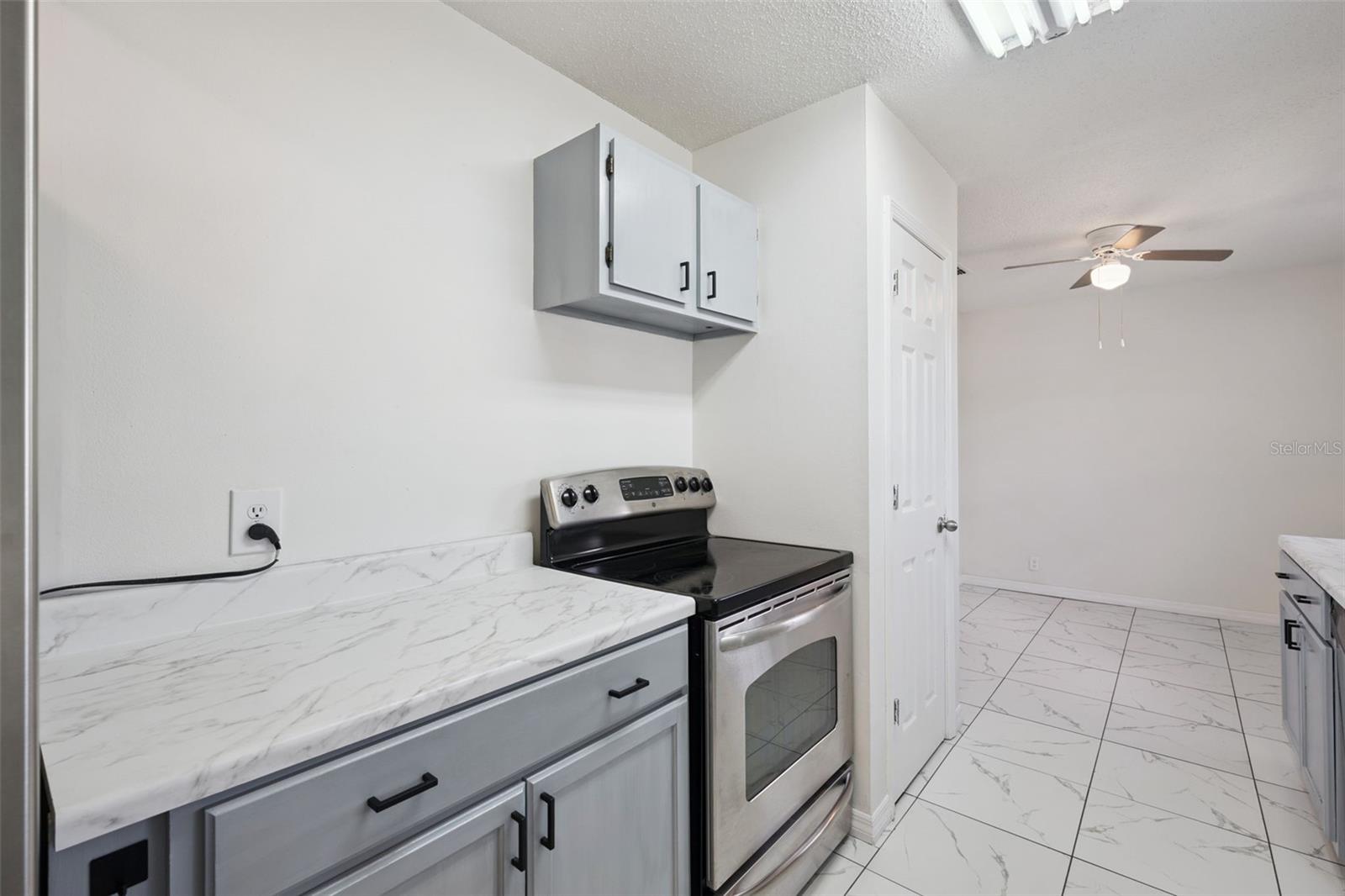 Image 7 of 19 For 18277 16th Avenue