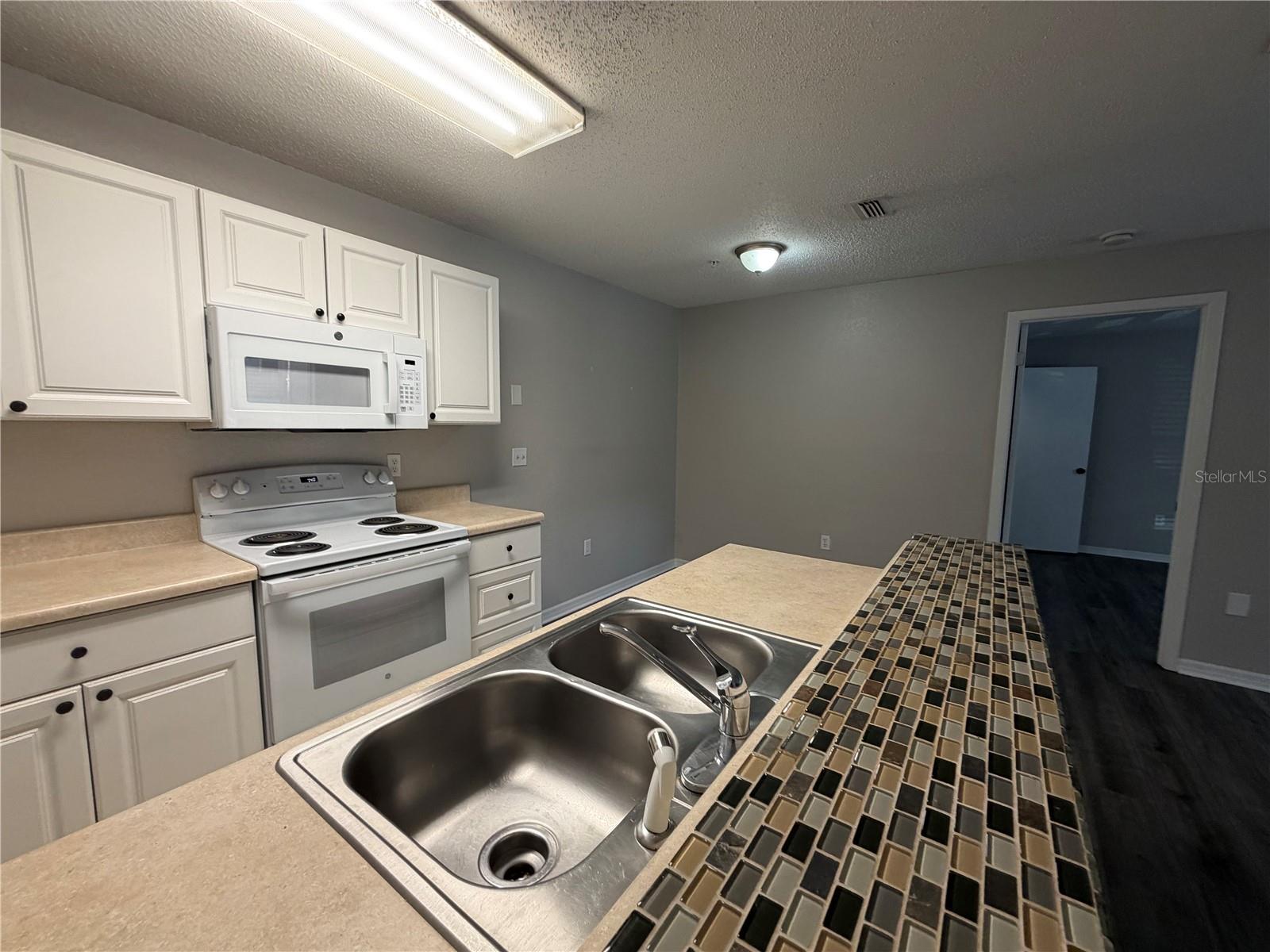 Image 4 of 14 For 957 Salt Pond Place 101