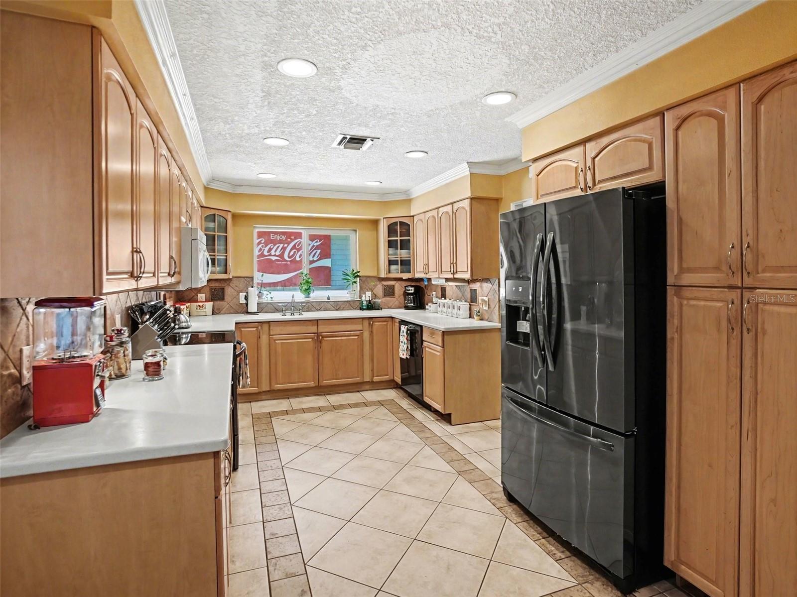 Image 7 of 21 For 975 Fairview Avenue