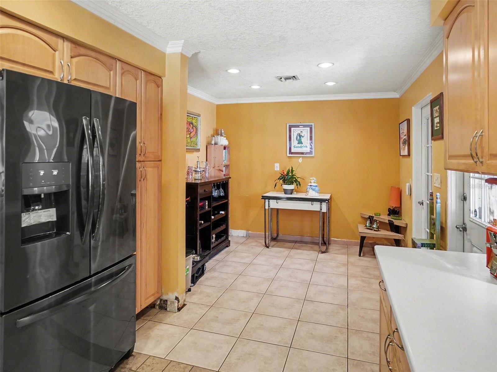 Image 8 of 21 For 975 Fairview Avenue