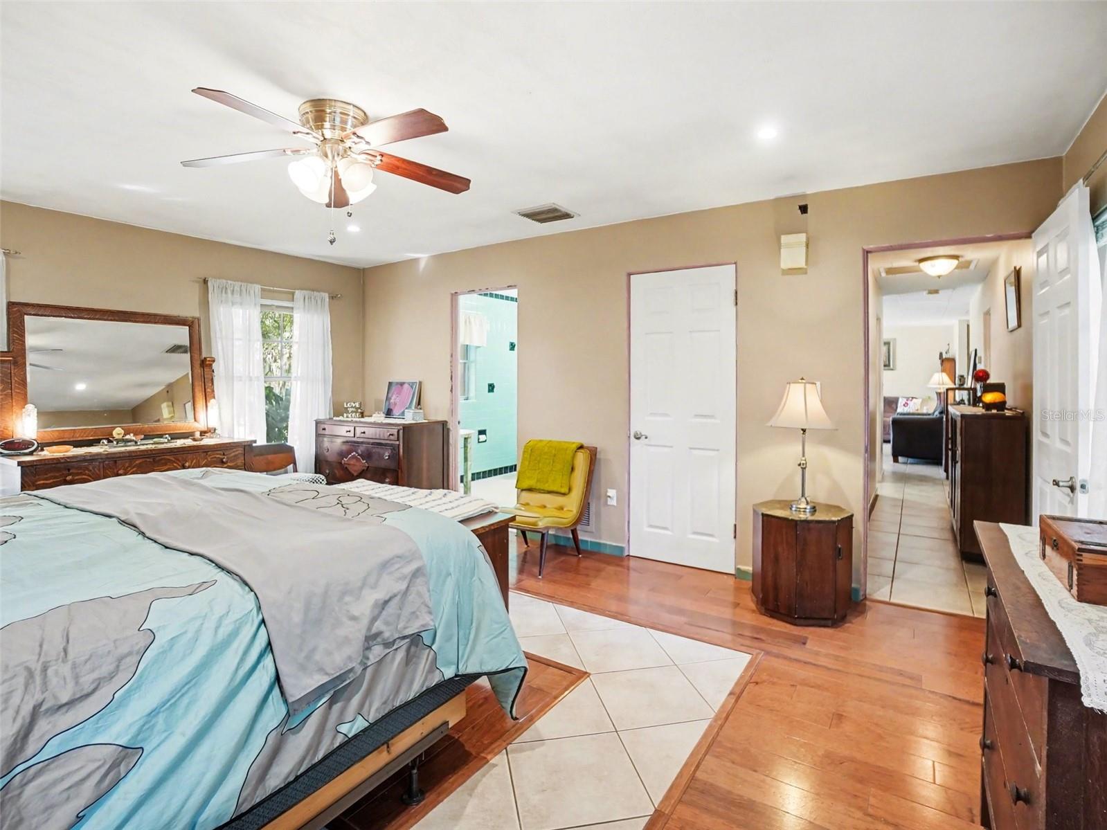 Image 9 of 21 For 975 Fairview Avenue