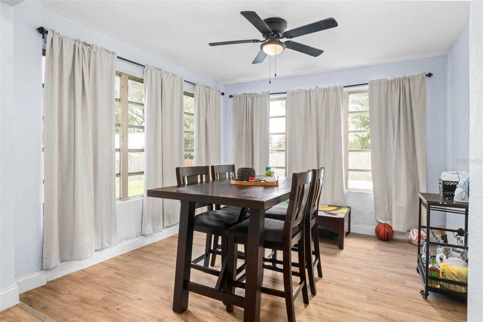 Image 11 of 44 For 1412 Lakecrest Drive