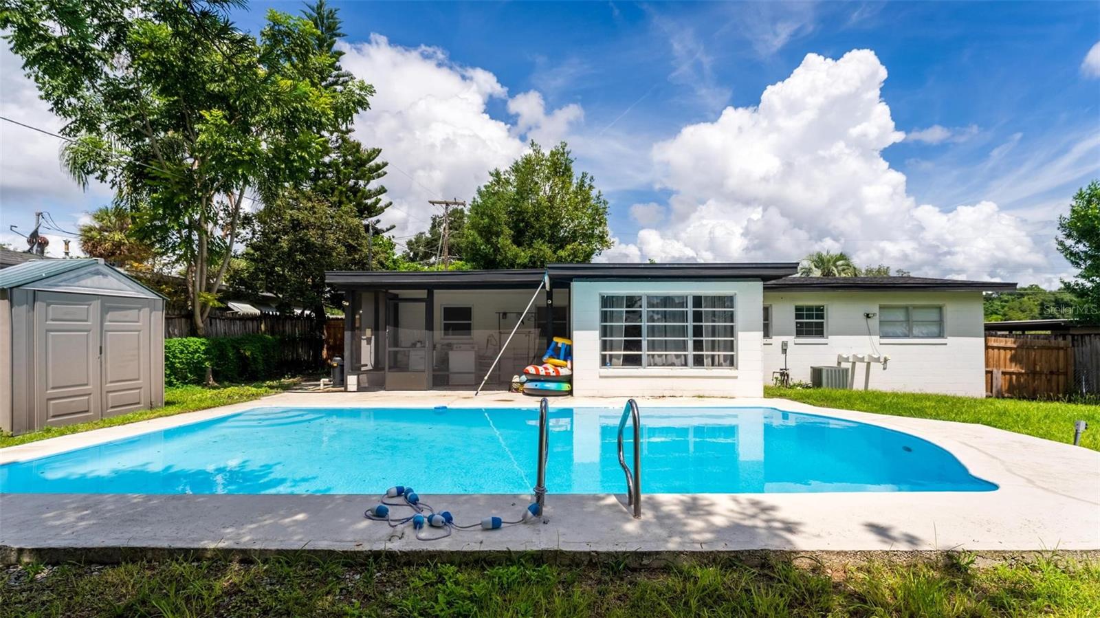 Image 23 of 44 For 1412 Lakecrest Drive