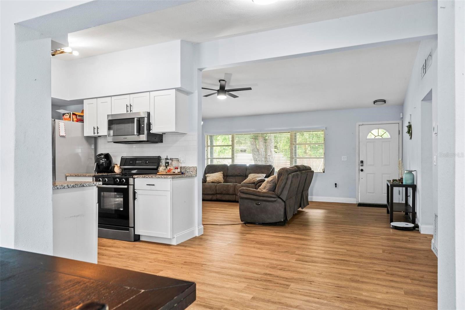 Image 7 of 44 For 1412 Lakecrest Drive