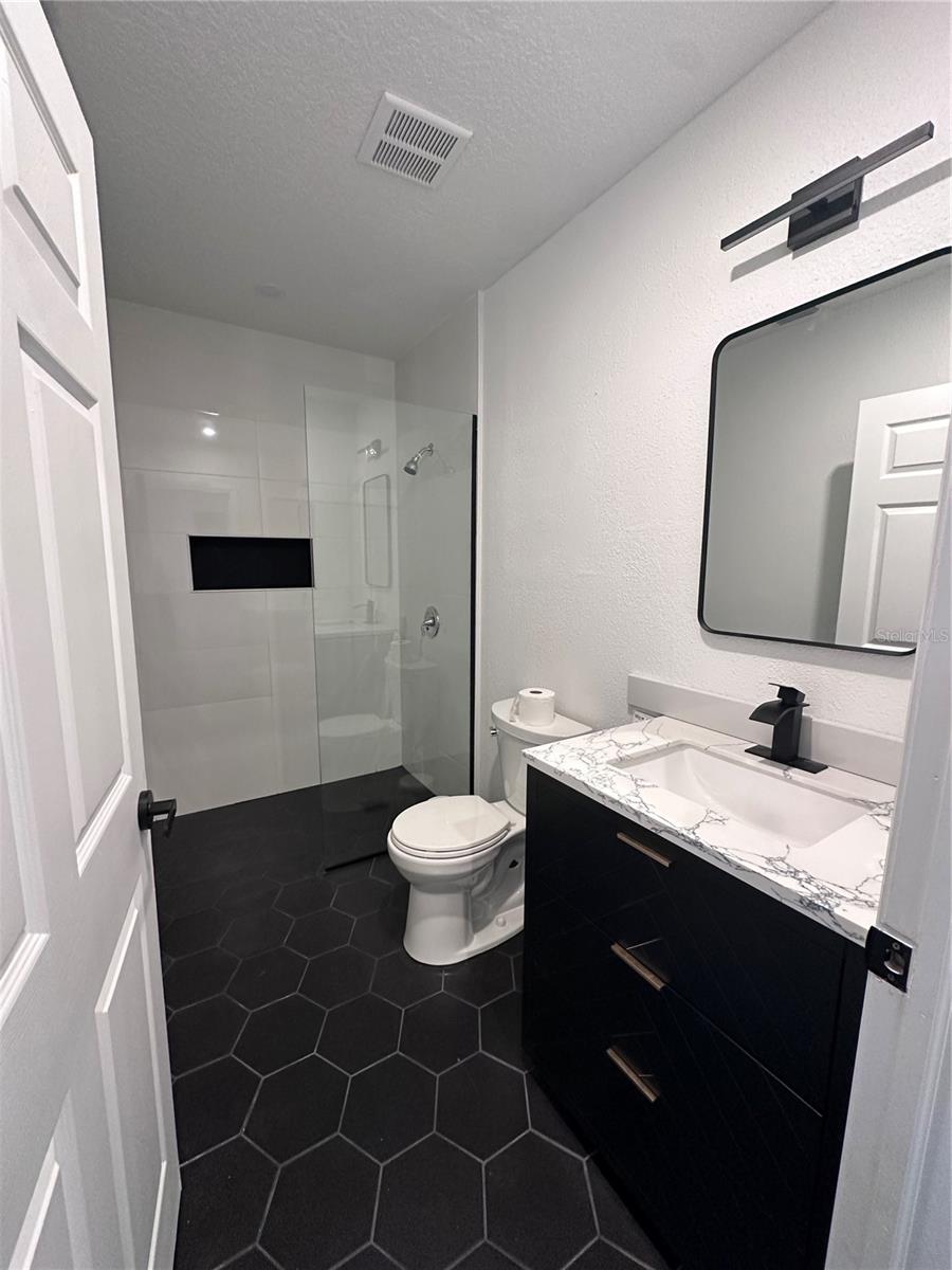 Image 8 of 9 For 19326 Majestic Street