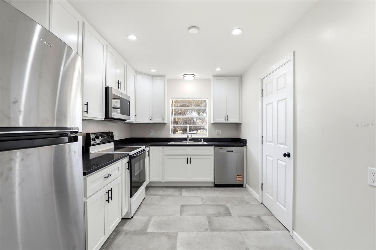 Image 12 of 36 For 1913 Baldwin Drive