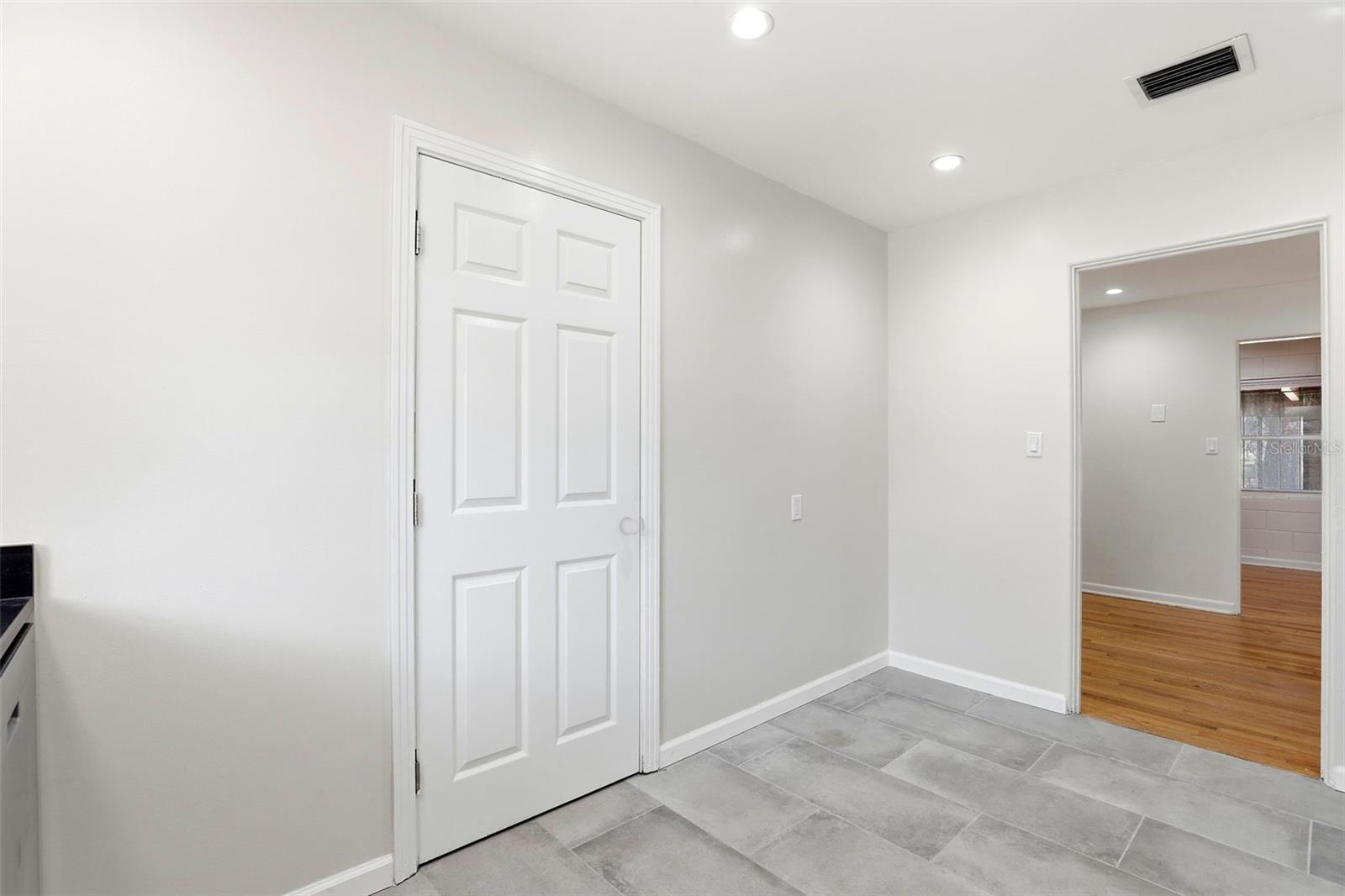 Image 16 of 36 For 1913 Baldwin Drive