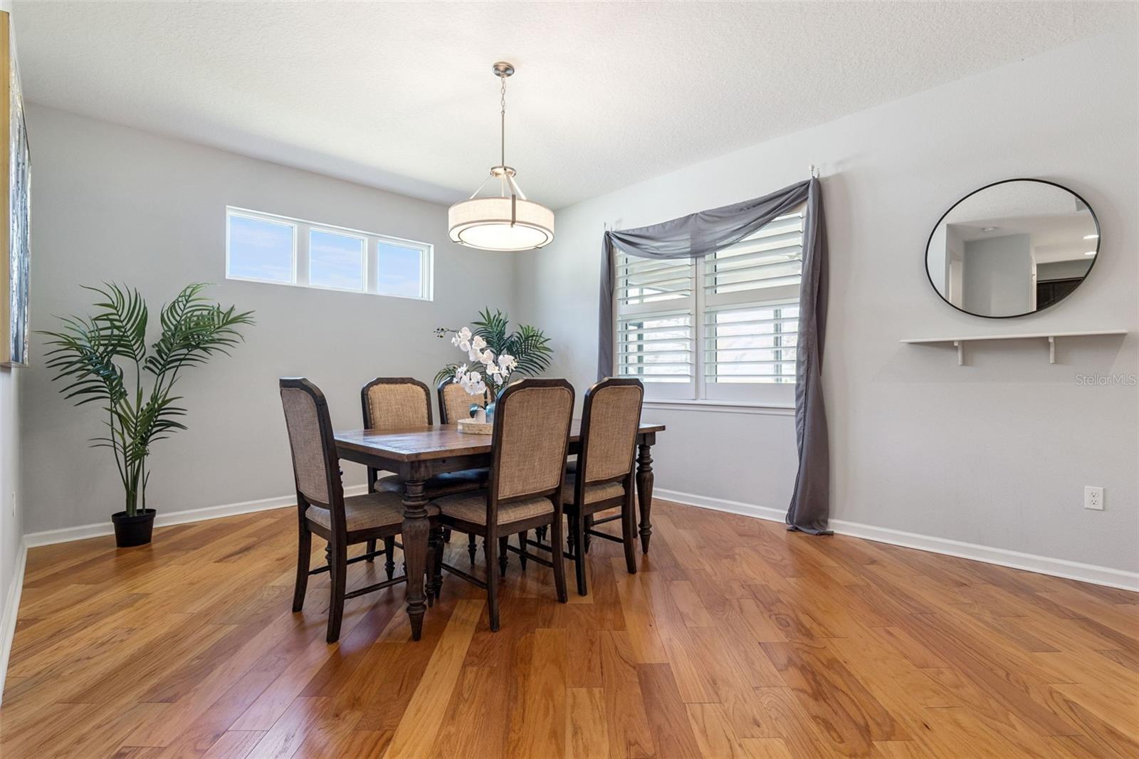 Image 19 of 66 For 208 Avenham Drive