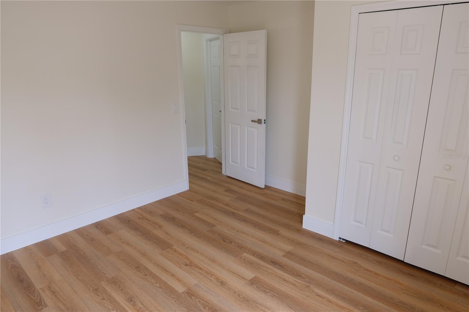 Image 10 of 29 For 227 Minnesota Woods Lane