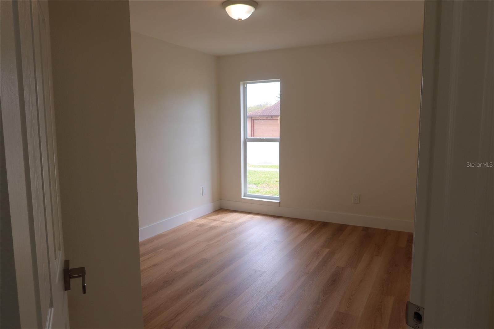 Image 11 of 29 For 227 Minnesota Woods Lane