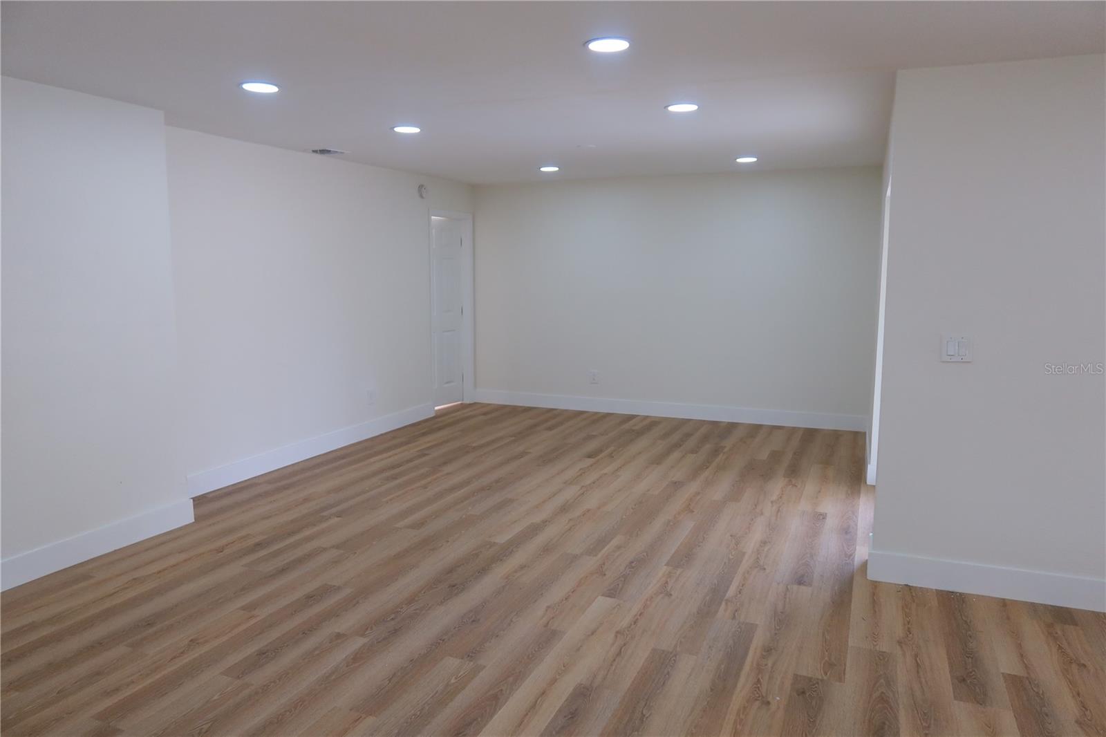 Image 23 of 29 For 227 Minnesota Woods Lane