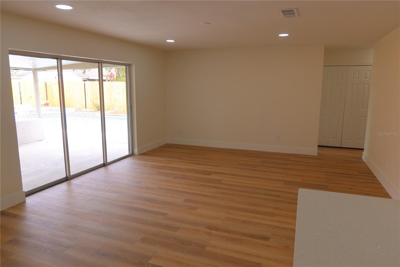 Image 24 of 29 For 227 Minnesota Woods Lane