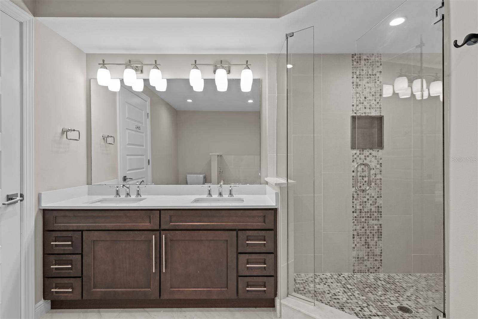 Image 27 of 35 For 16300 County Road 455  307