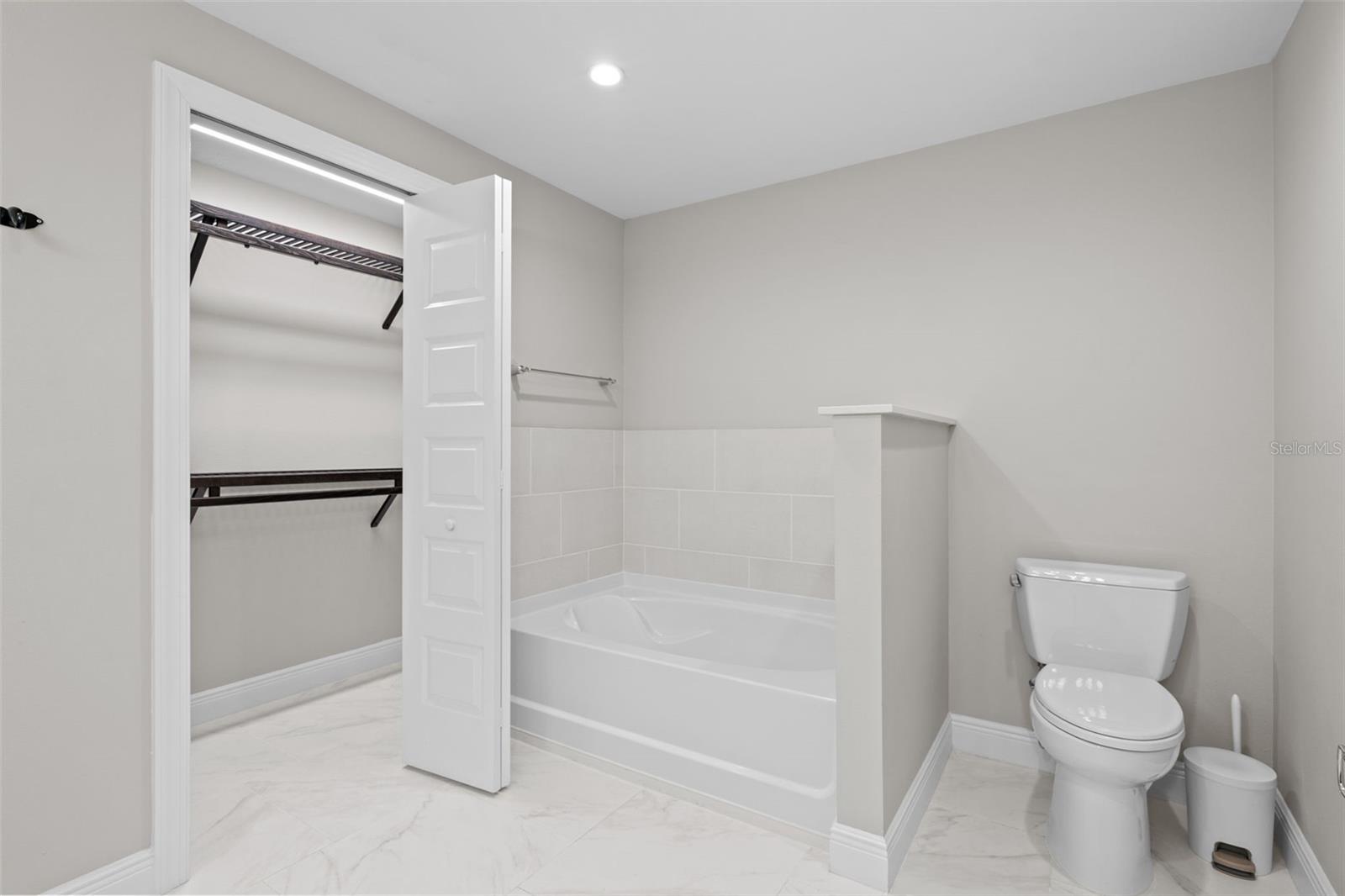 Image 28 of 35 For 16300 County Road 455  307